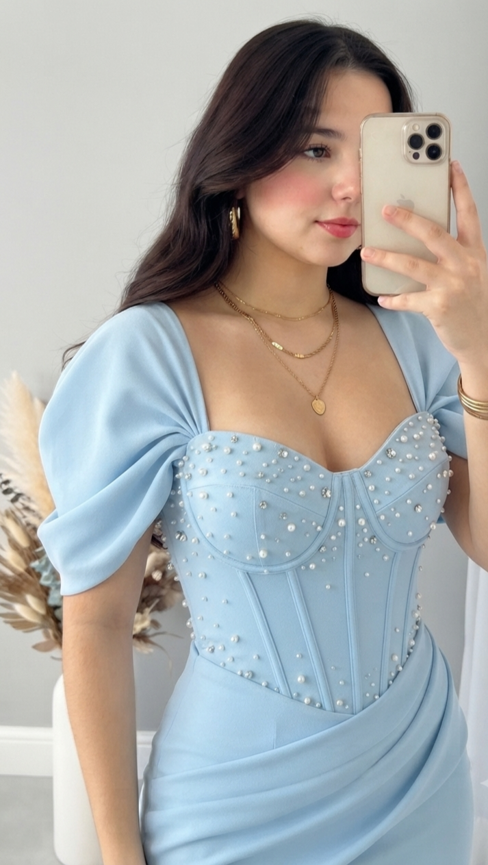 Vestido Azul Cielo Sirena con Corset de Perlas y Manga Globo cod.V820