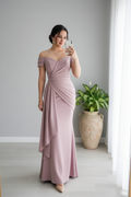 Vestido Rosa Palo Off-Shoulder Drapeado Capas cod.918