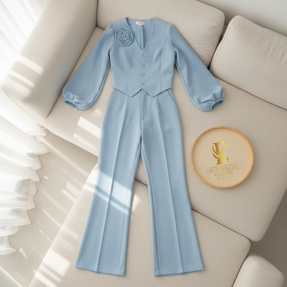 Conjunto Sastre Azul Cielo: Chaleco con Rosa 3D y Pantalón Bootcut cod.386