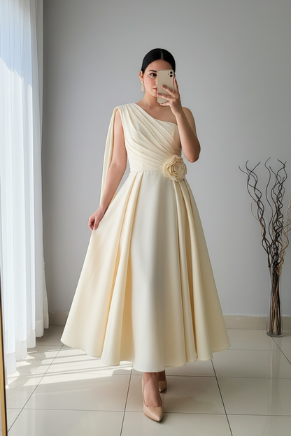 Vestido Crema Un Hombro Rosa cod.V330