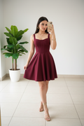 Vestido Corto Borgoña Corset Estructurado con Falda Skater cod.456