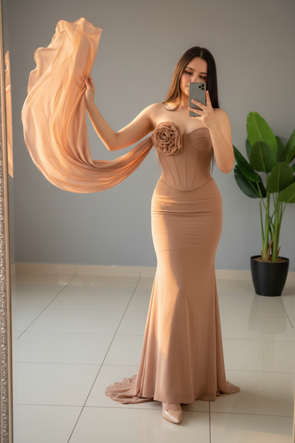 Vestido Nude Rose Sirena – Gown Nude Strapless con Rosa 3D & Tira Chifón cod.681