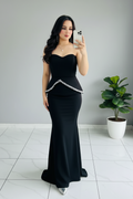Vestido Formal Negro Strapless con Peplum Geométrico de Perlas y Falda Sirena cod.543