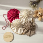 Gorrita turbante de flor, en tela de algodón cod. 65