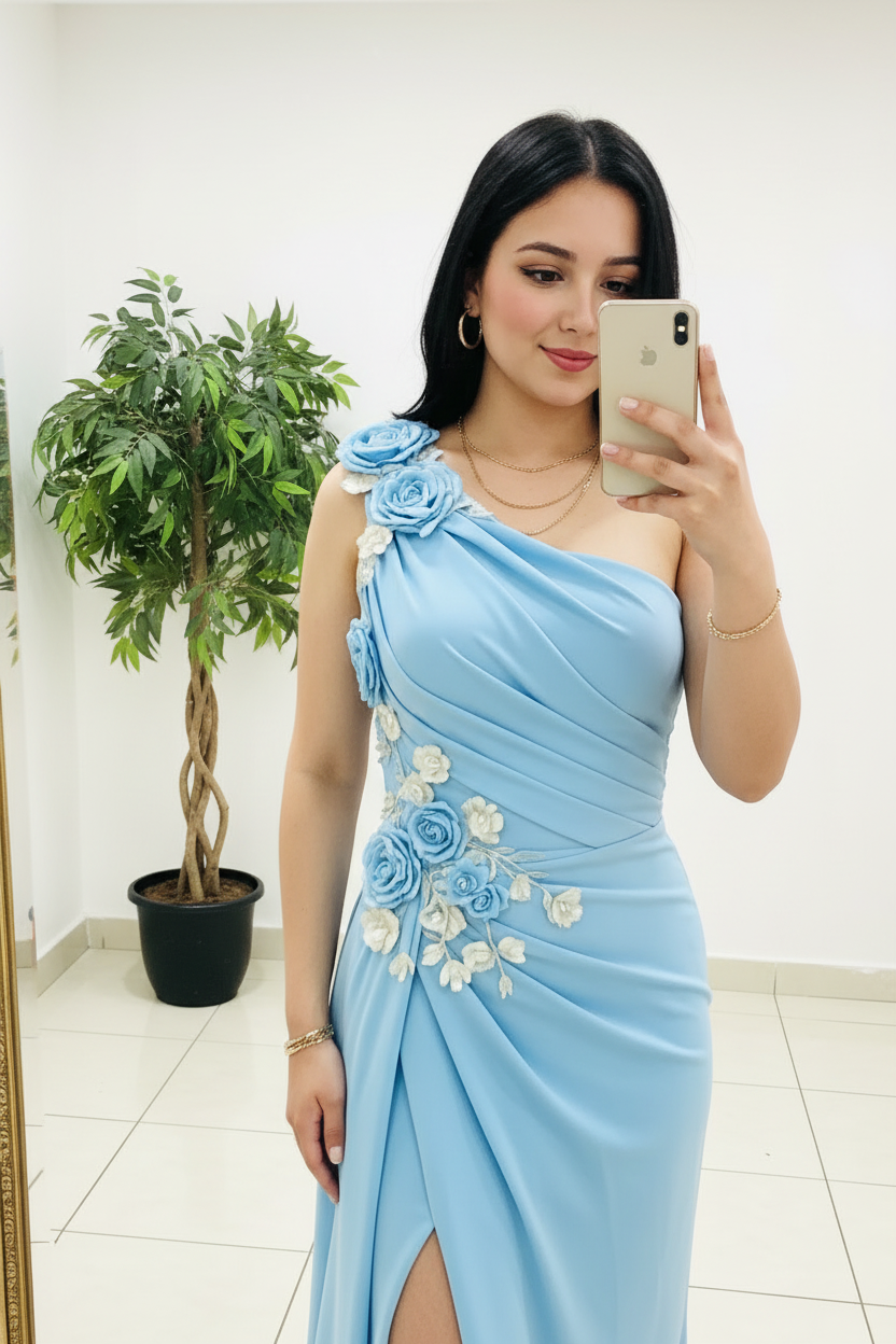 Vestido Largo Azul Cielo Un Hombro con Rosas 3D y Abertura Frontal cod.475
