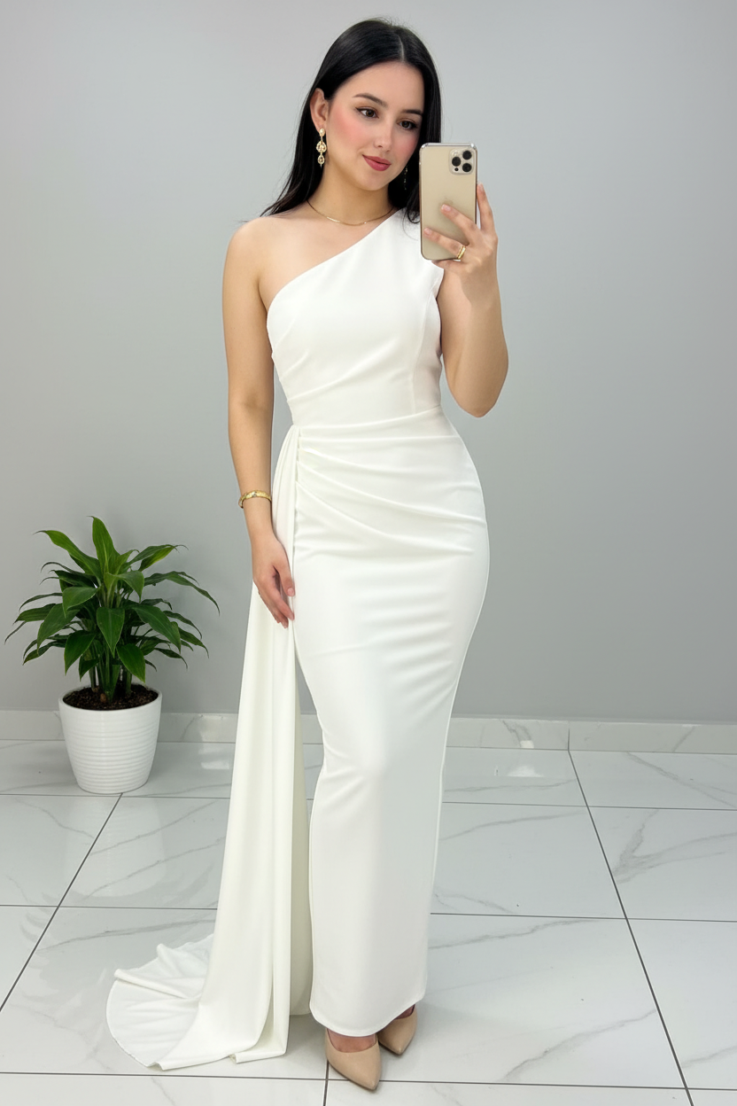 Vestido Blanco Largo Un Hombro con Drapeado Lateral y Cola de Chifón cod.491
