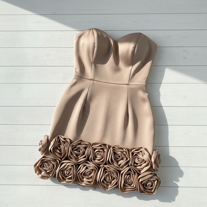 Vestido taupe con rosas