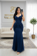 Vestido Azul Marino — Tul con Destellos, Pedrería y Drapeado Pétalos cod.V629