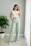Conjunto Top Blanco Rosa 3D + Pantalón Verde Menta Tiro Alto con Cinturón cod.C592